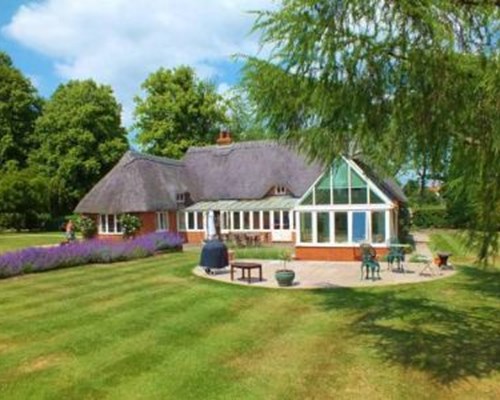 Riverside Cottage in Winchester