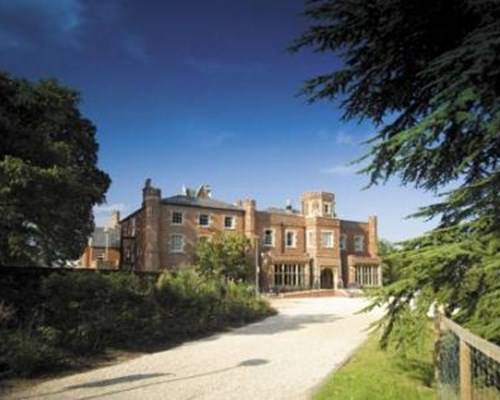 The Cedars Hotel & Conference Centre in Reading