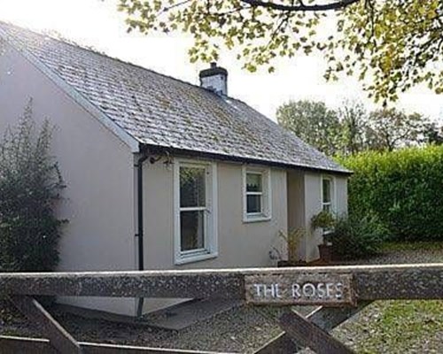 The Roses Cottage in Llys-y-Fran