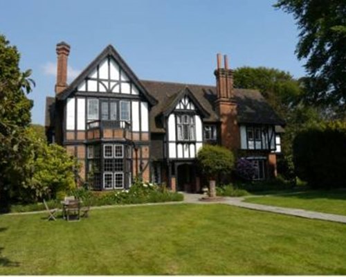 Tudor Grange Hotel - B&B in Bournemouth
