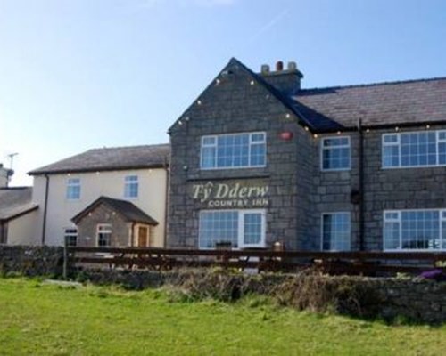 Ty Dderw Country Inn in Moelfre