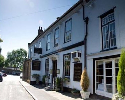 Warren Lodge in Shepperton