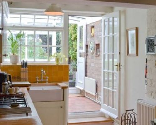 Westgate Cottage in Warwick